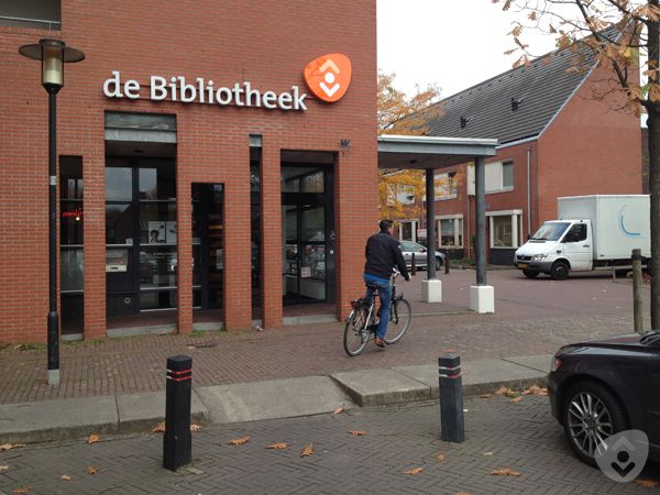 Bibliotheek Udenhout.jpg (57383 bytes)