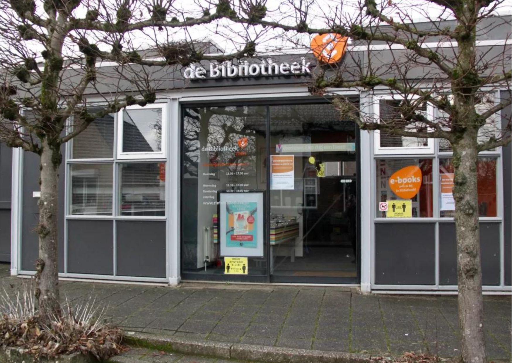 Bibliotheek Hellendoorn (aangepast).jpg (340375 bytes)